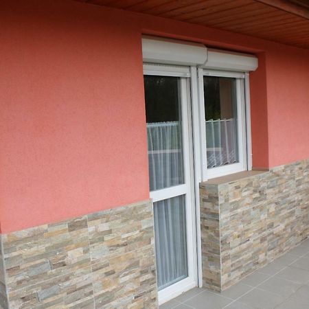 Kedvenc Vendeghaz Hotel Mişcolţ Exterior foto