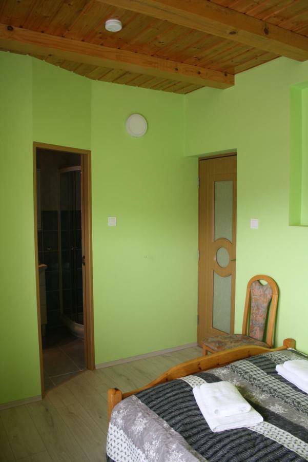 Kedvenc Vendeghaz Hotel Mişcolţ Exterior foto