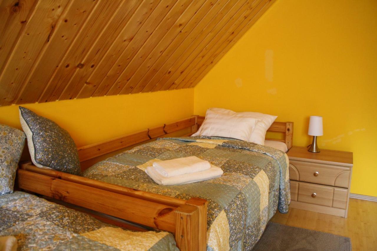 Kedvenc Vendeghaz Hotel Mişcolţ Exterior foto