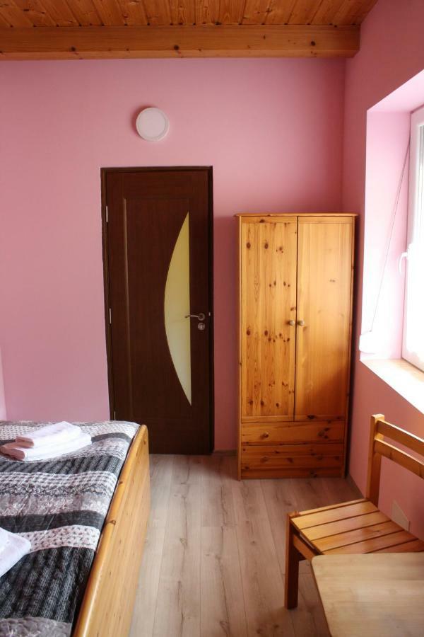 Kedvenc Vendeghaz Hotel Mişcolţ Exterior foto