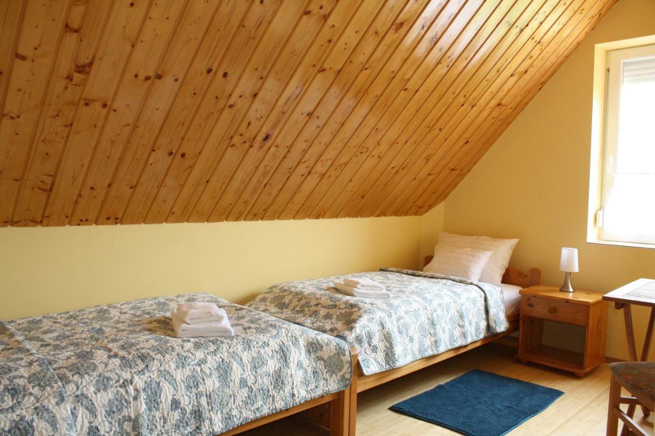 Kedvenc Vendeghaz Hotel Mişcolţ Exterior foto