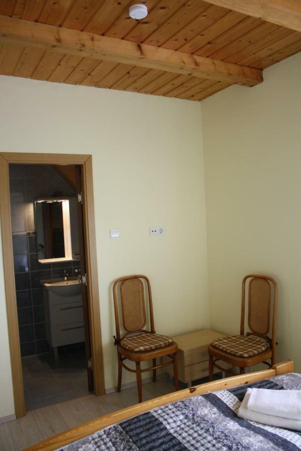 Kedvenc Vendeghaz Hotel Mişcolţ Exterior foto