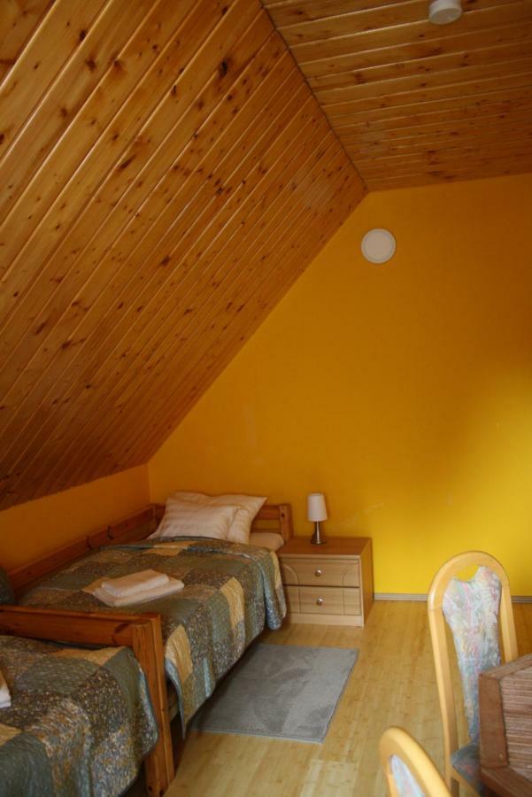 Kedvenc Vendeghaz Hotel Mişcolţ Exterior foto